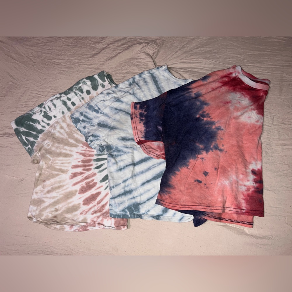 Bundle of 3 SO Tye Dye Crop Tops Jr/Women’s sizes L/XL